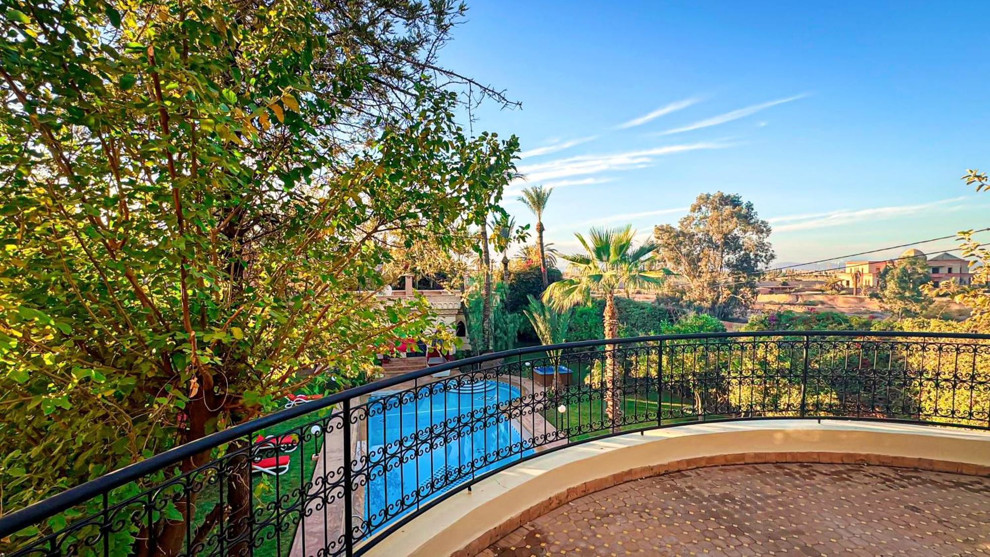 Charming Luxury - Pool & Hot Tub Villa