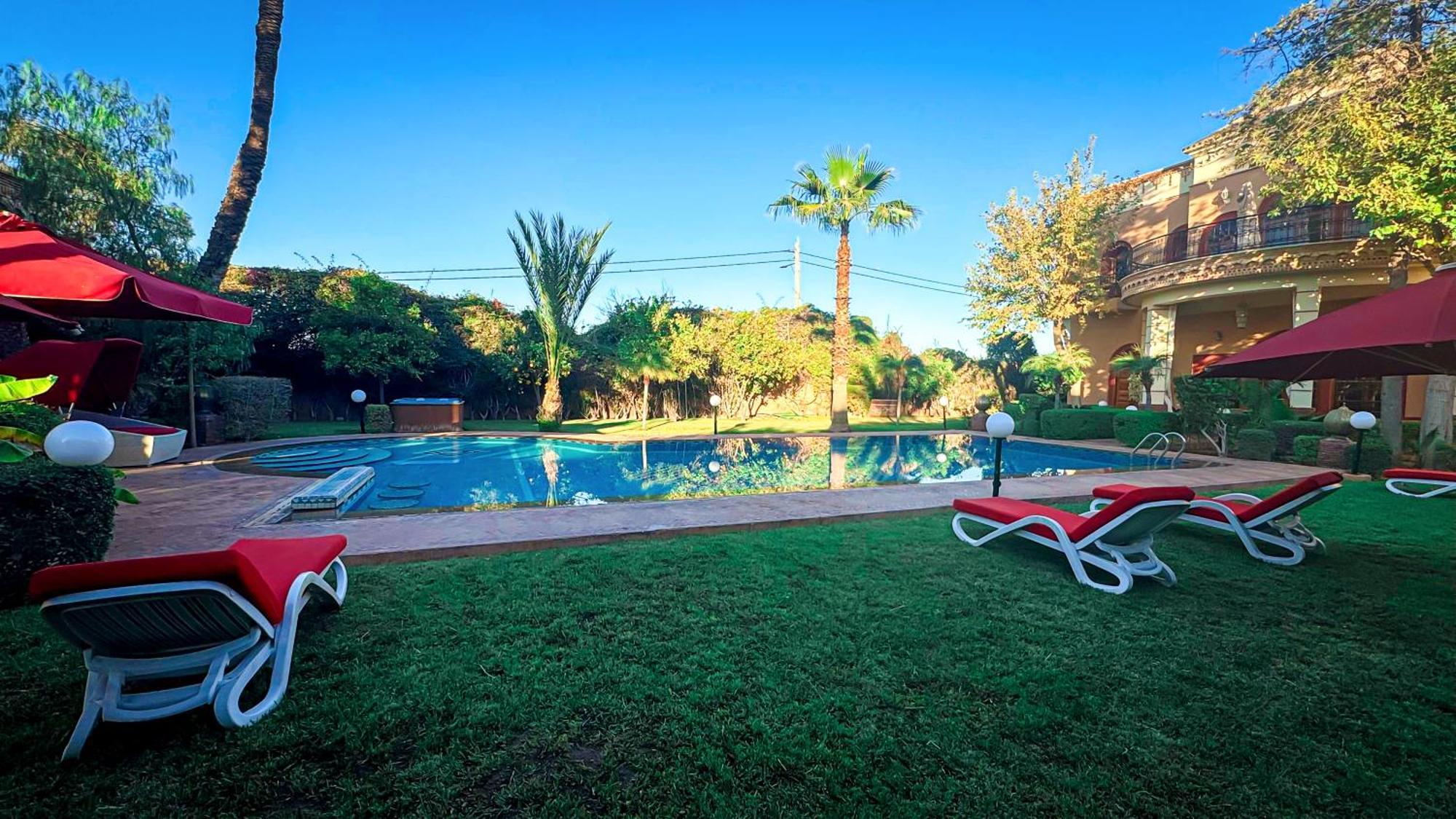 Charming Luxury - Pool & Hot Tub *