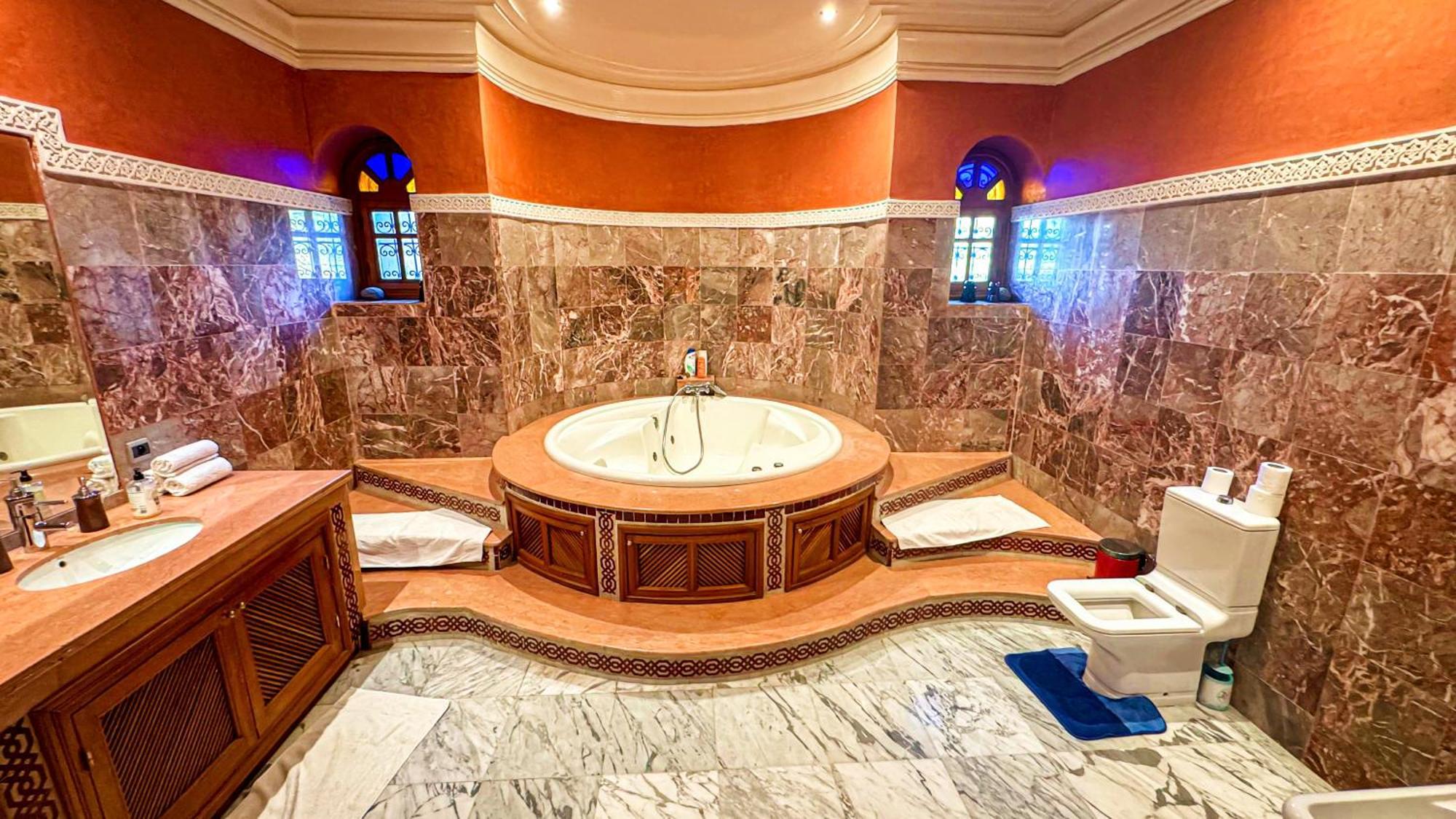 Villa Charming Luxury - Pool & Hot Tub