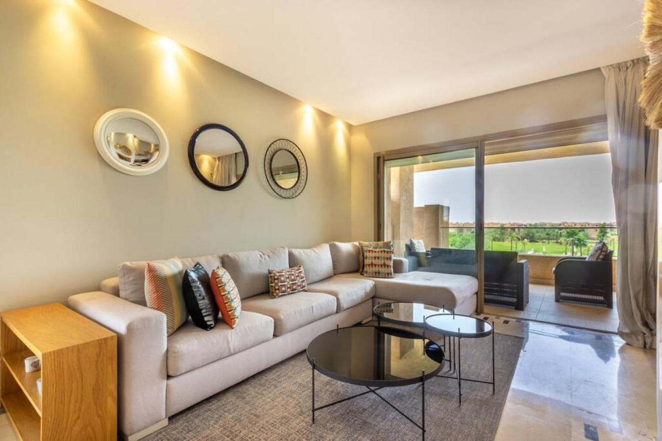 Сasa de vacaciones Stylish In Prestigia Area Pool View