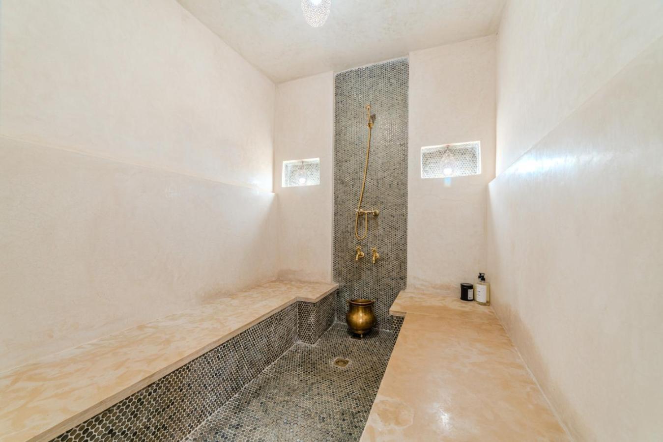 Davia - Jacuzzi Rooftop - Breakfast Riad Marrakesh
