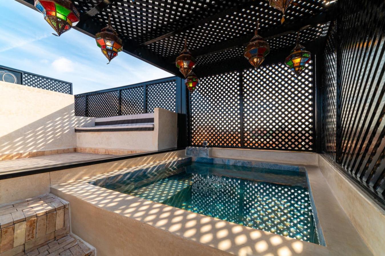 Riad Davia - Jacuzzi Rooftop - Breakfast