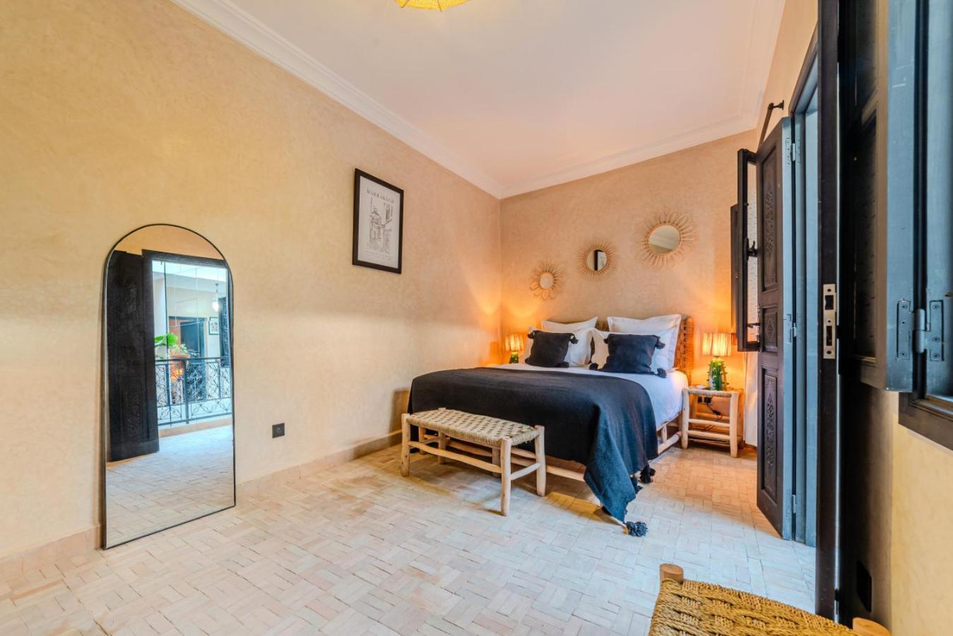 Davia - Jacuzzi Rooftop - Breakfast Riad *