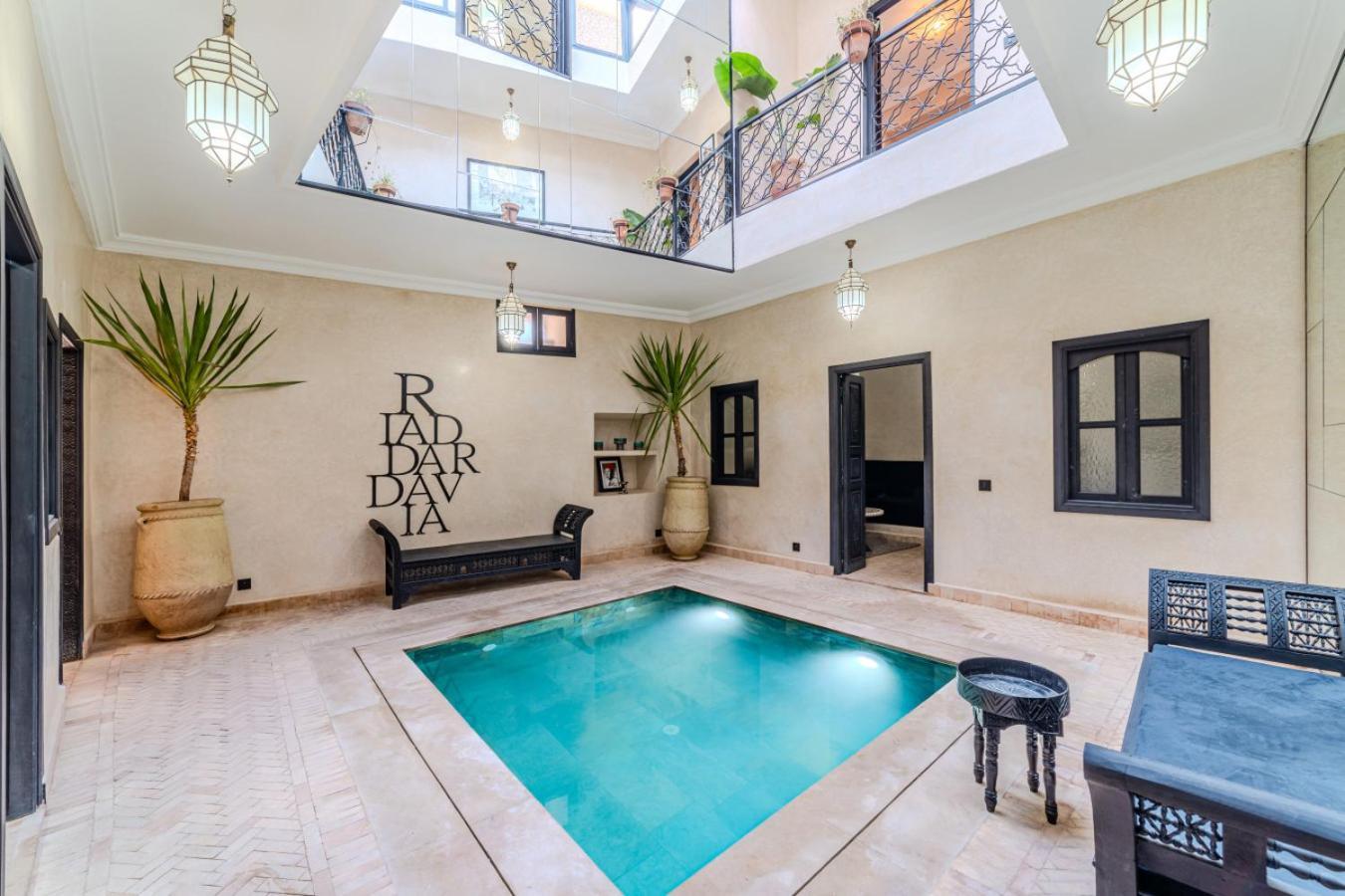 Davia - Jacuzzi Rooftop - Breakfast Riad