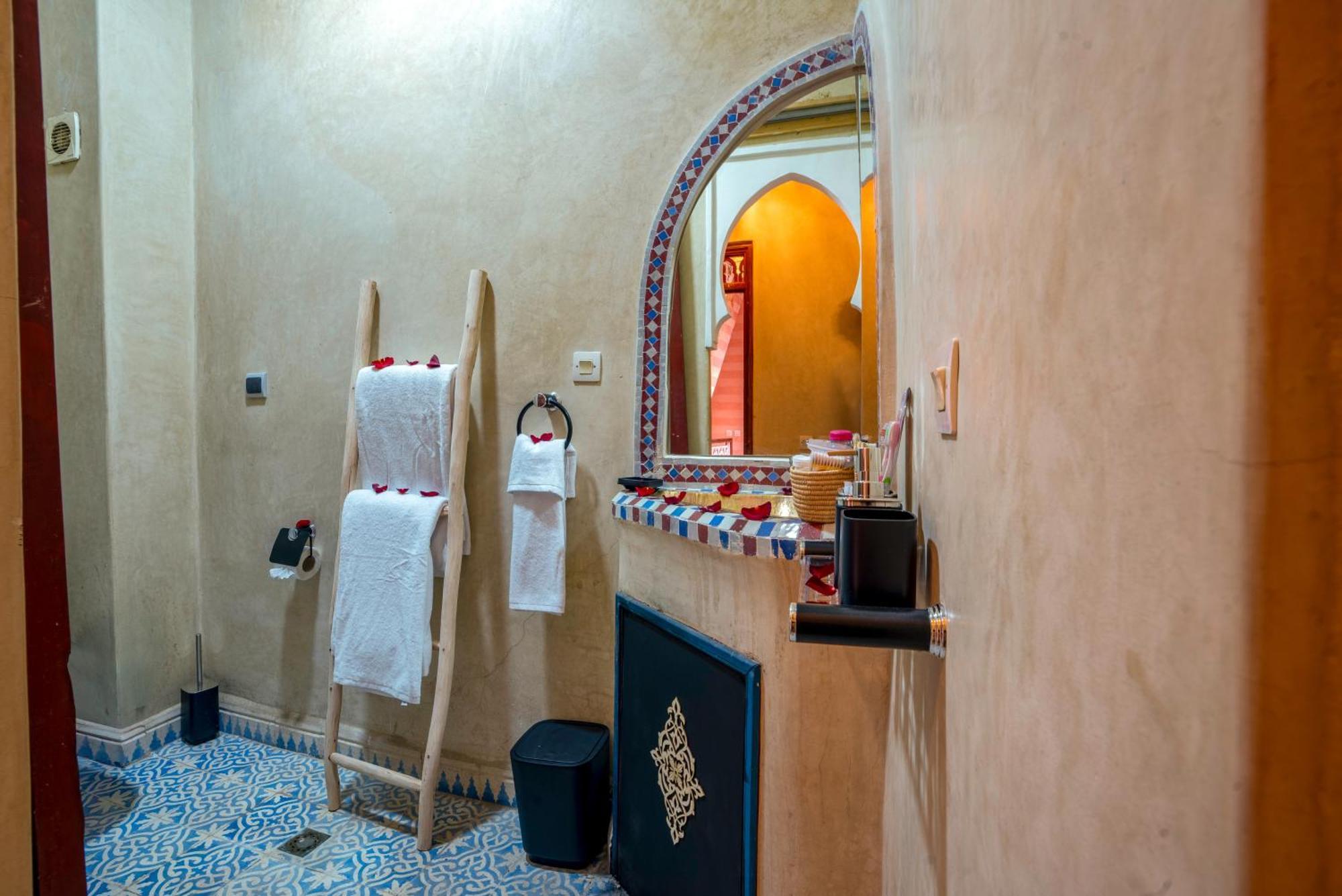 Le Graff Pink Couette-café Marrakesh