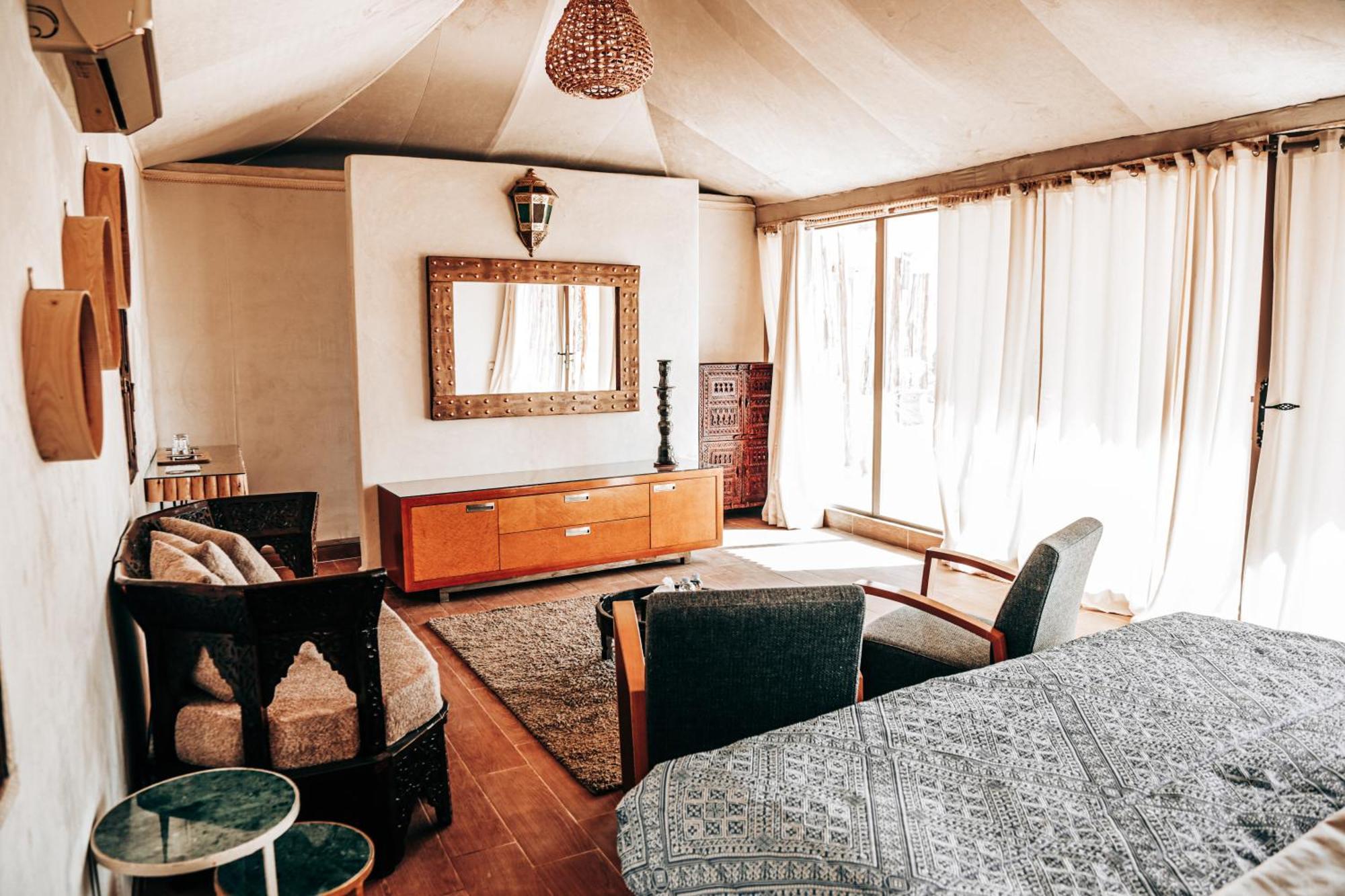 Yes We Camps Luxury & *