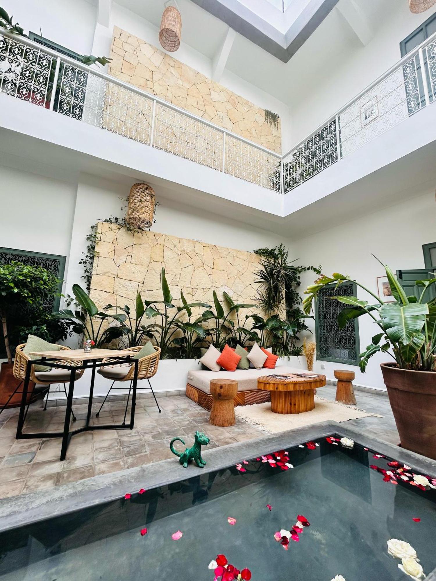 Riad Wenge &