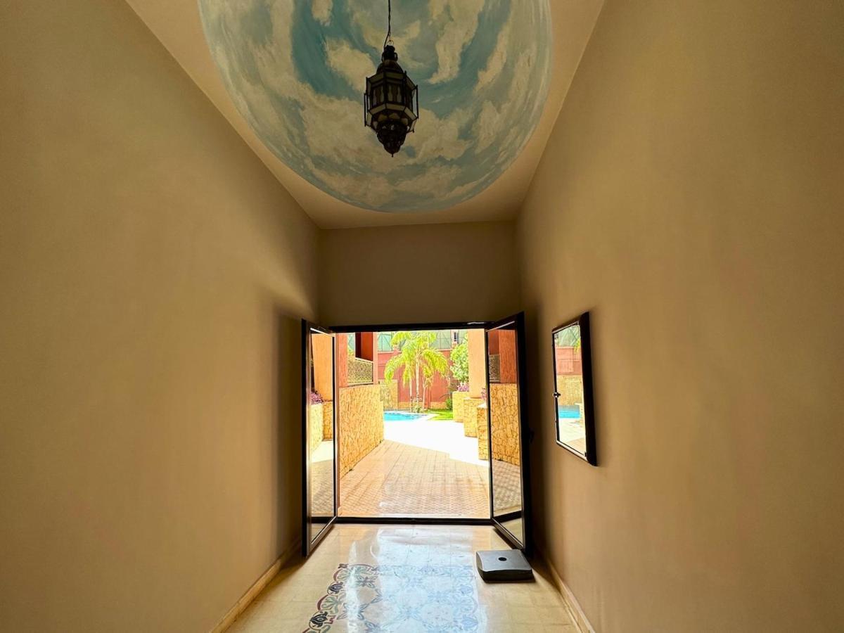 Exclusive Luxury With Pool, Jacuzzi And Service Appartement