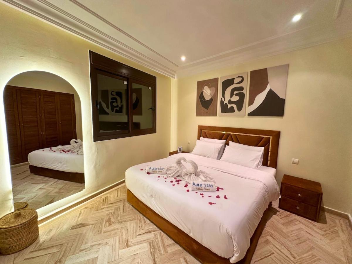 Exclusive Luxury With Pool, Jacuzzi And Service