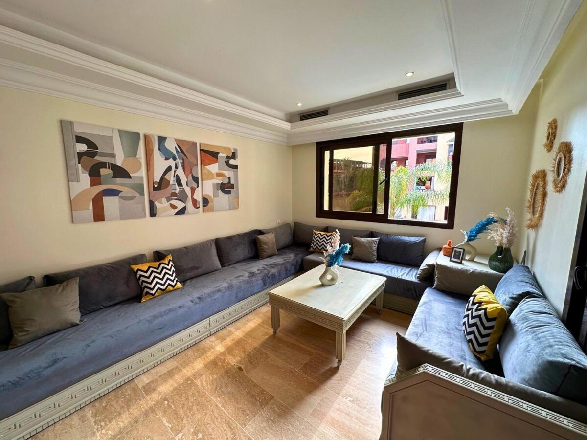 Exclusive Luxury With Pool, Jacuzzi And Service