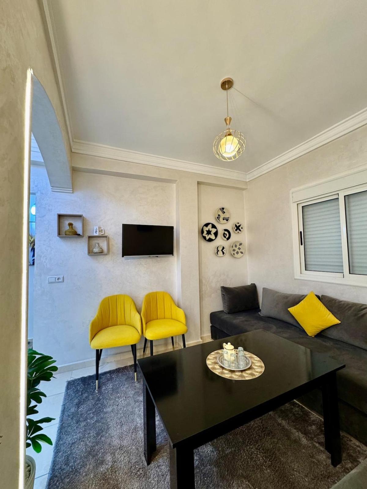 Apartment Proche Gueliz Et Jardins Majorelle, Parking ,wifi, Netflix *