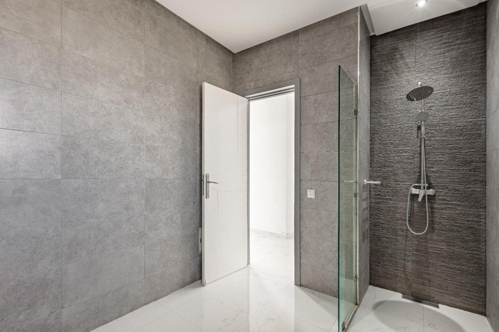 Lella, Piscine Chauffee, Cuisiniere Villa *