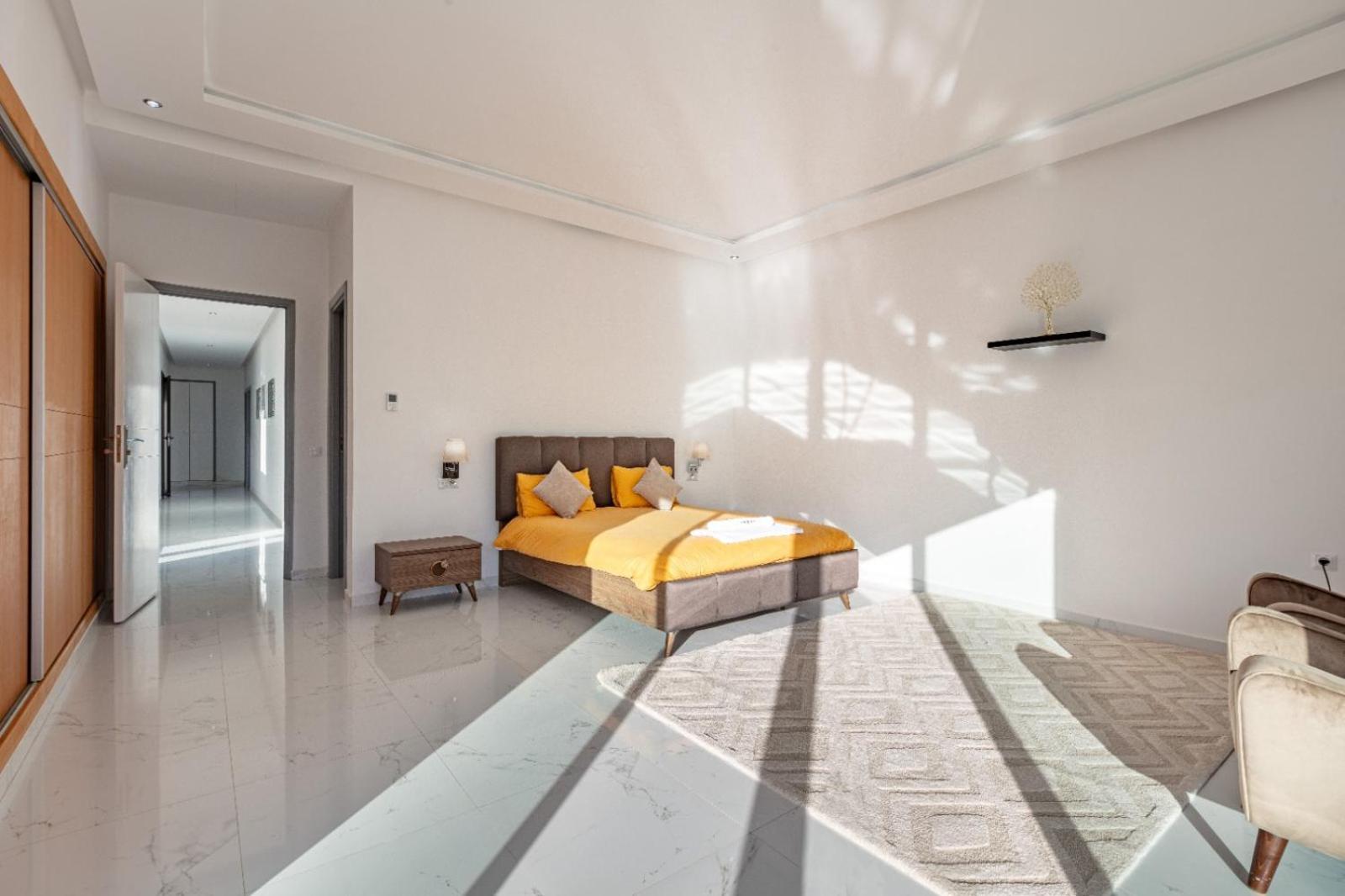 Villa Lella, Piscine Chauffee, Cuisiniere