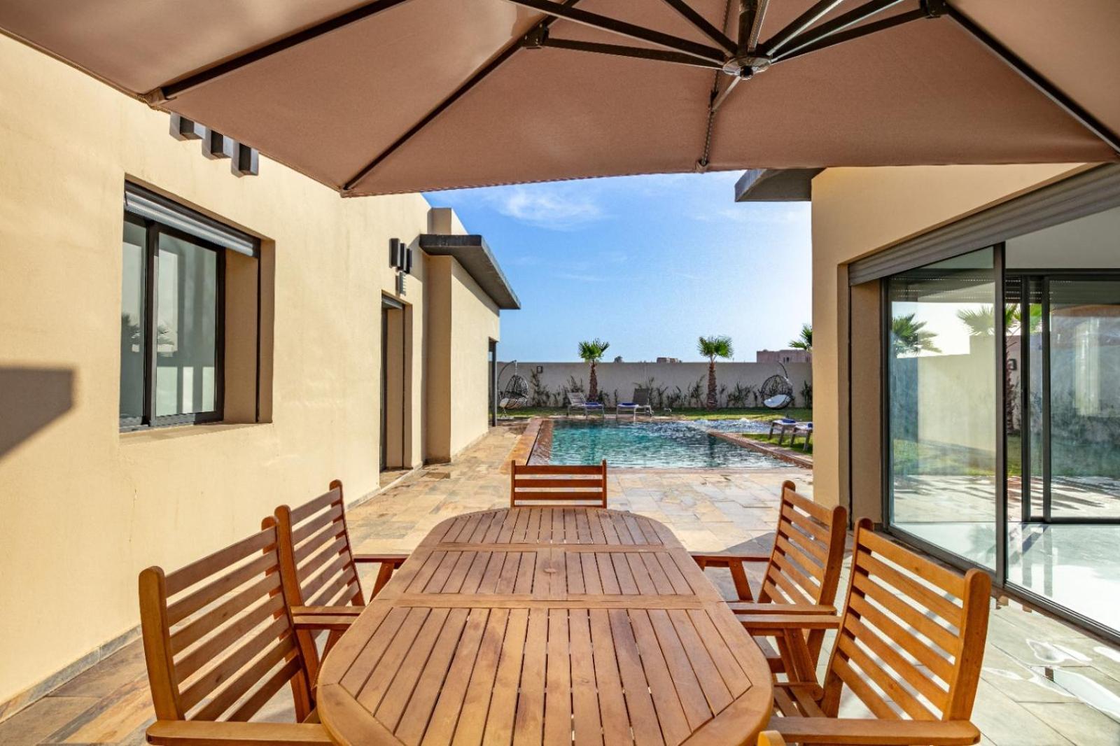 Lella, Piscine Chauffee, Cuisiniere Villa *