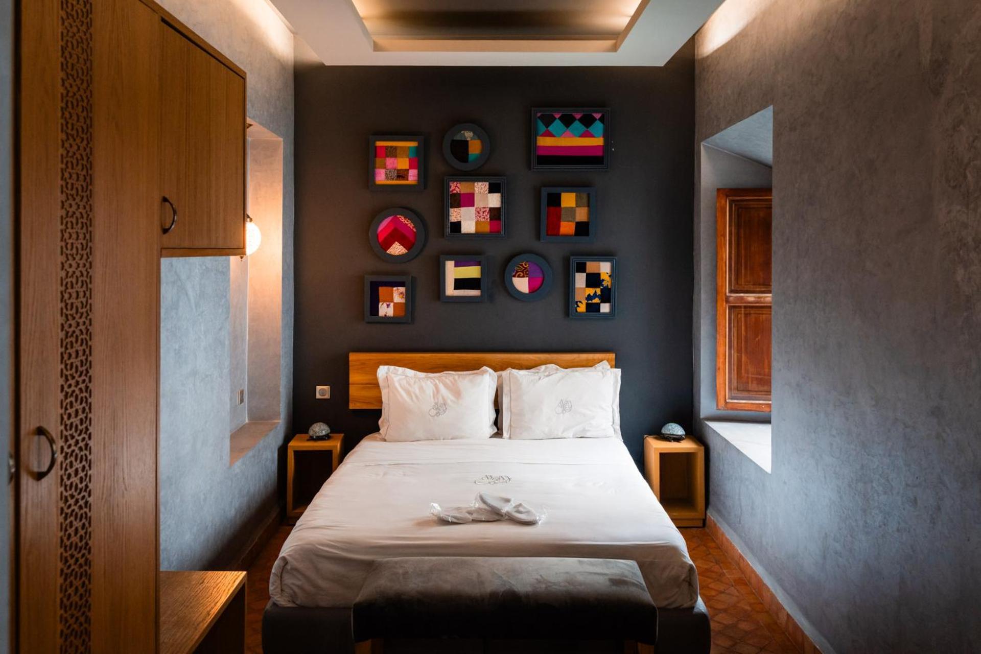 Ysalis Restaurant & 4*