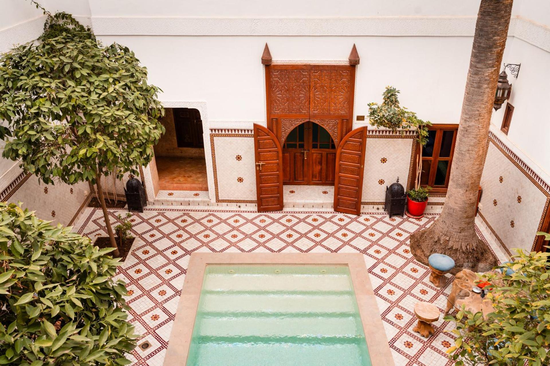 Ysalis Restaurant & 4*