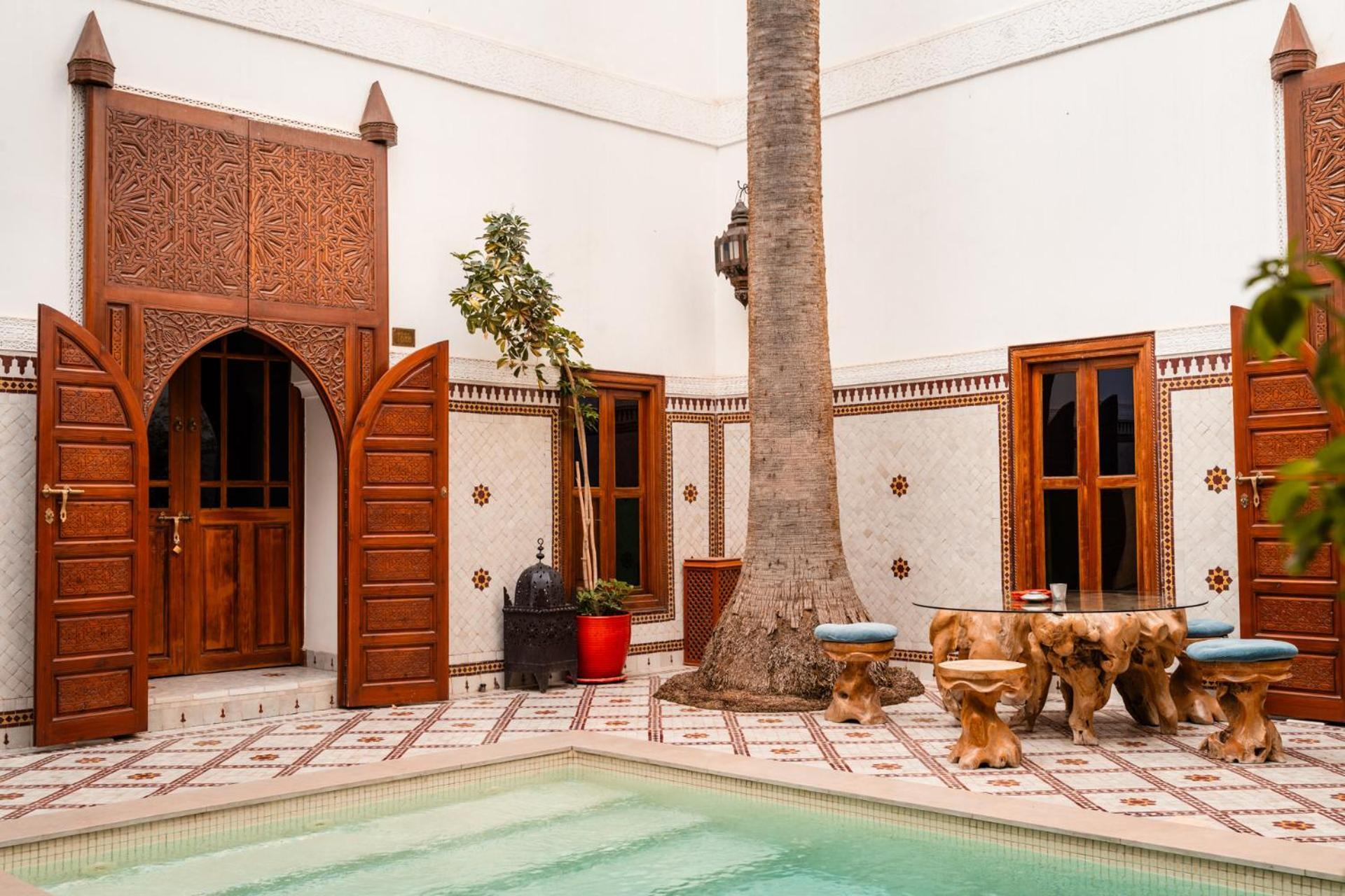 Ysalis Restaurant & 4*