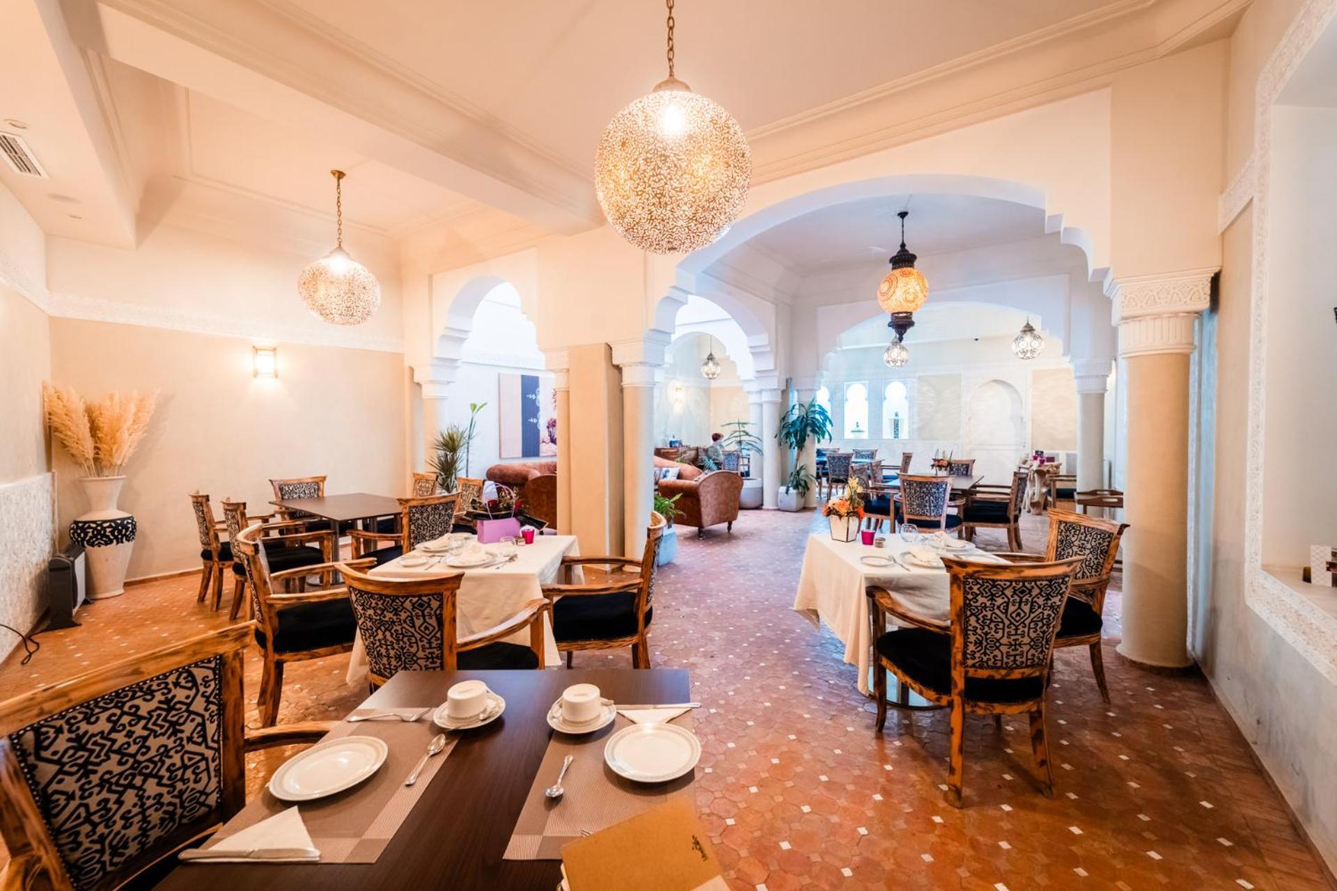 Riad Ysalis Restaurant &
