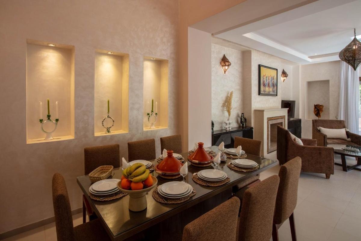 Modern At Golf Noria Pool And Security