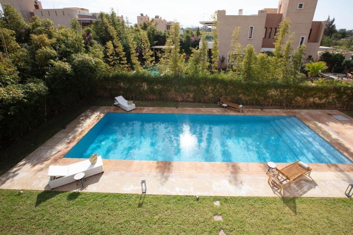 Modern At Golf Noria Pool And Security