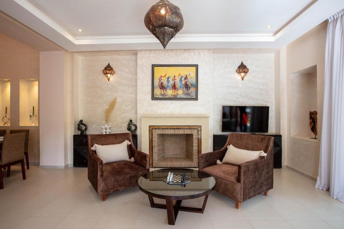Modern At Golf Noria Pool And Security