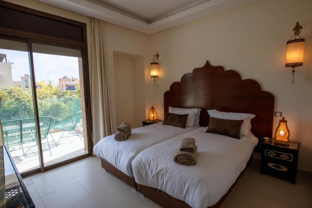 Modern At Golf Noria Pool And Security