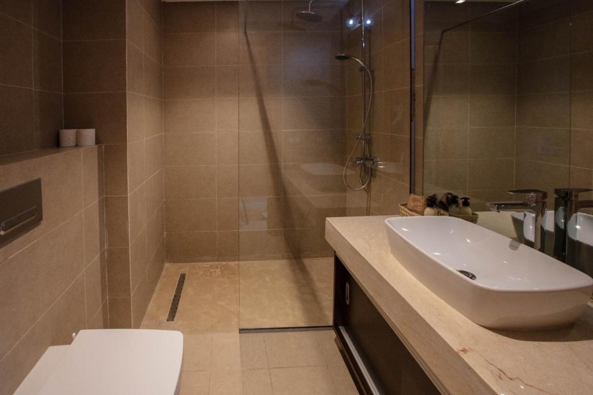 Modern At Golf Noria Pool And Security