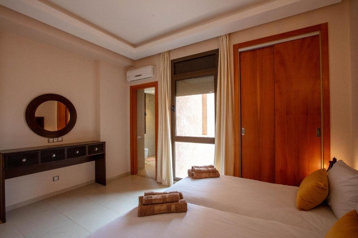 Modern At Golf Noria Pool And Security