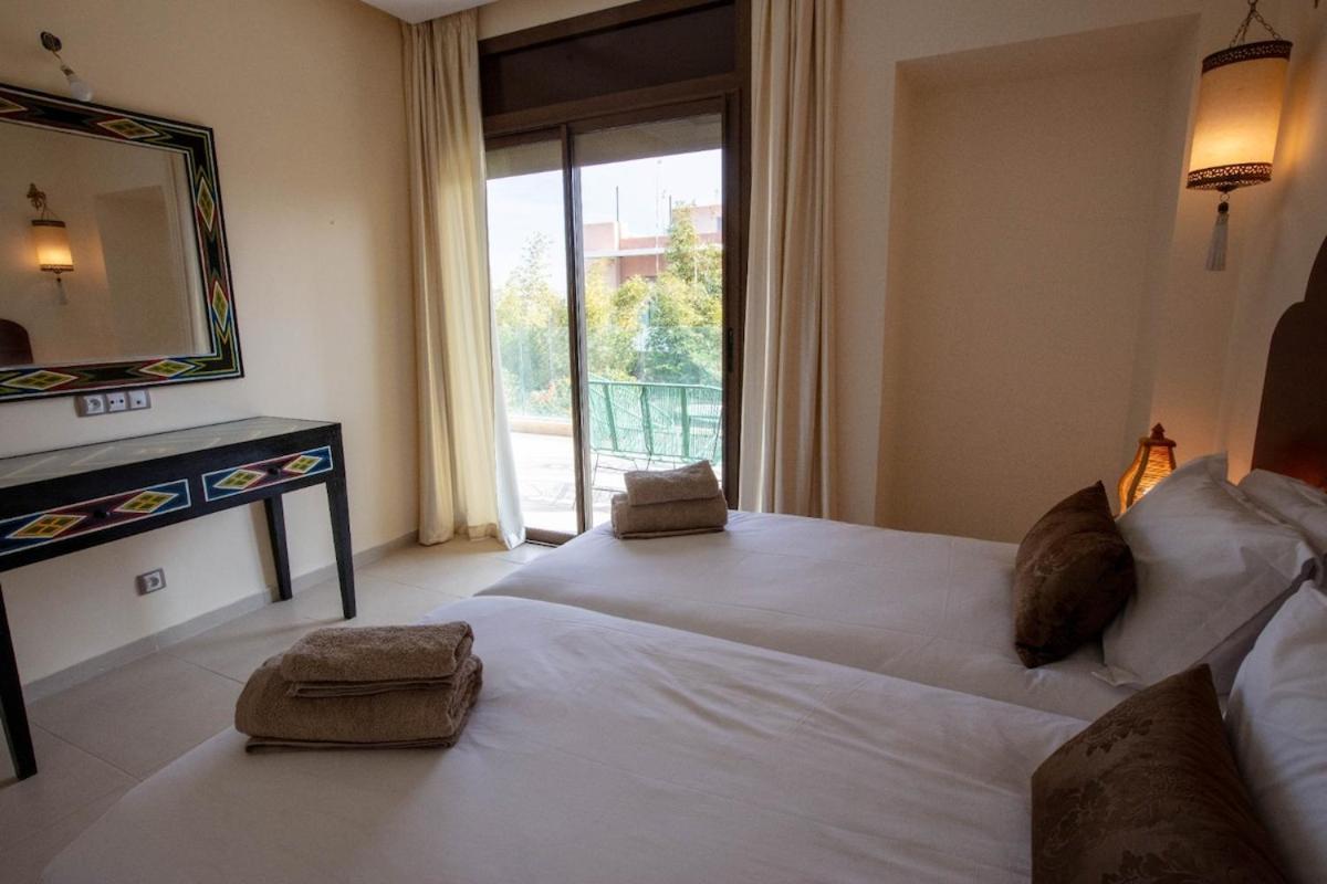 Modern At Golf Noria Pool And Security *