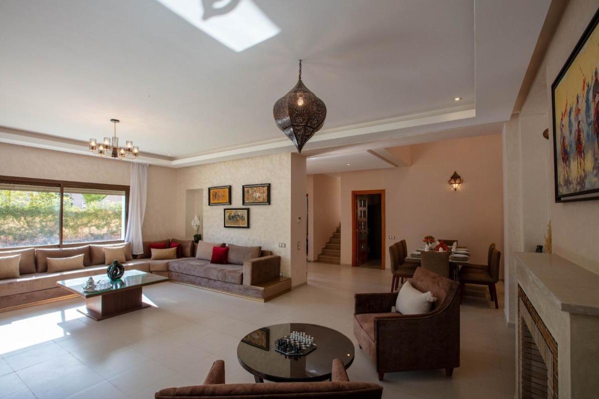 Modern At Golf Noria Pool And Security