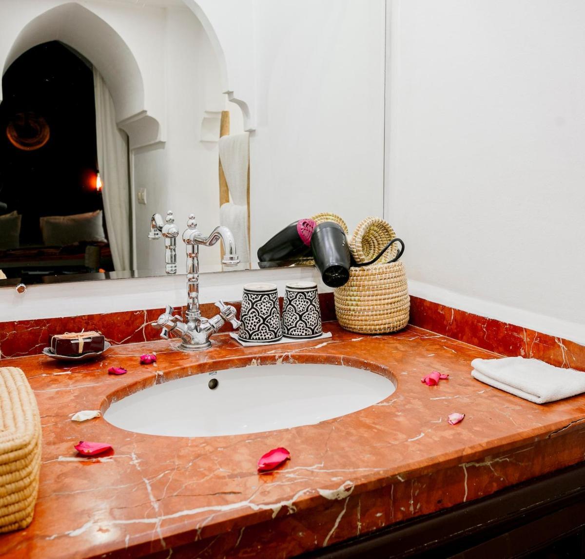 Hébergement de vacances Lou, 5 Bedrooms, Private 12 P, Pool, Hammam Marrakesh