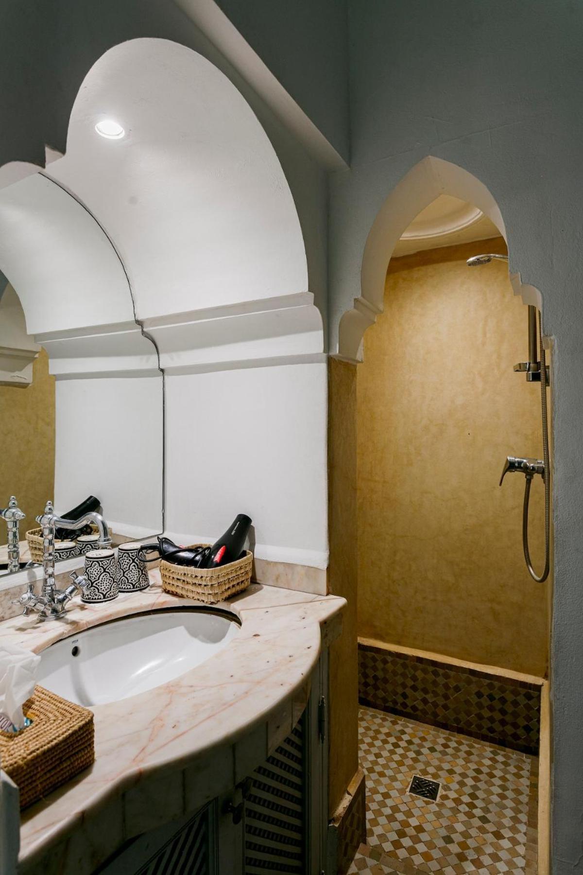Hébergement de vacances Lou, 5 Bedrooms, Private 12 P, Pool, Hammam