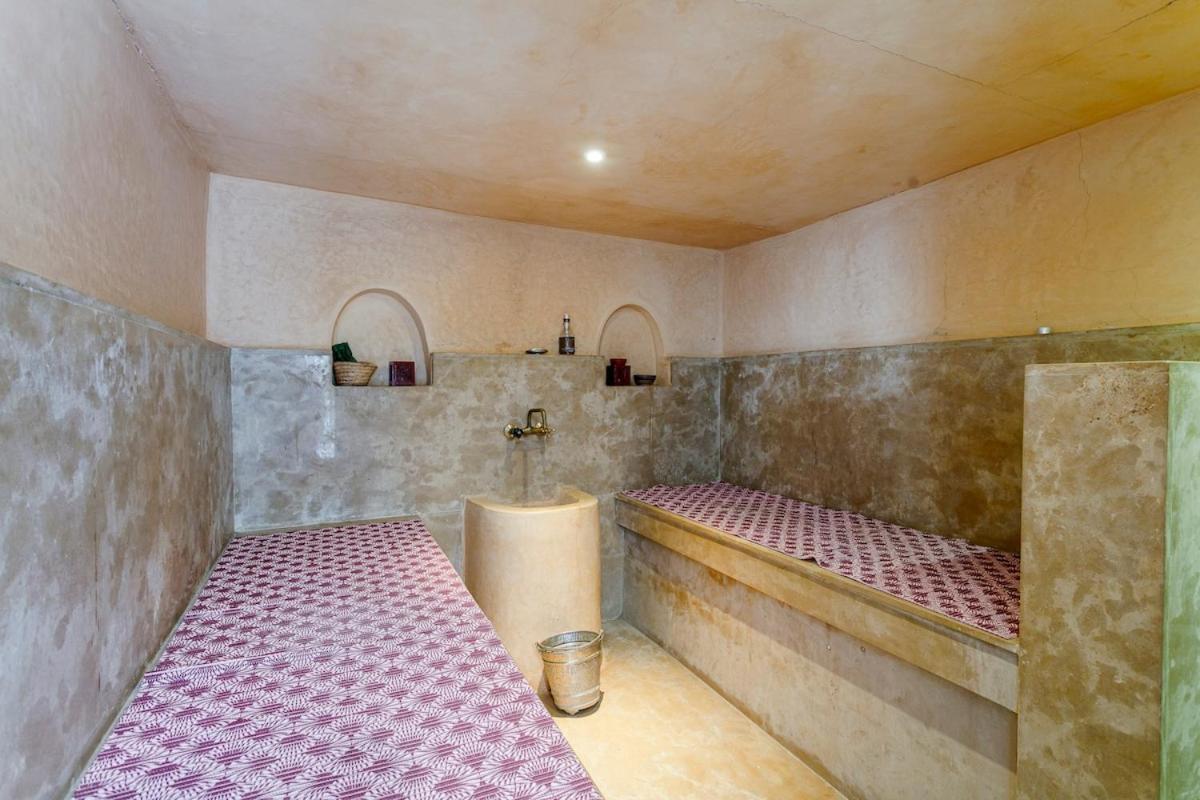 Lou, 5 Bedrooms, Private 12 P, Pool, Hammam Hébergement de vacances *
