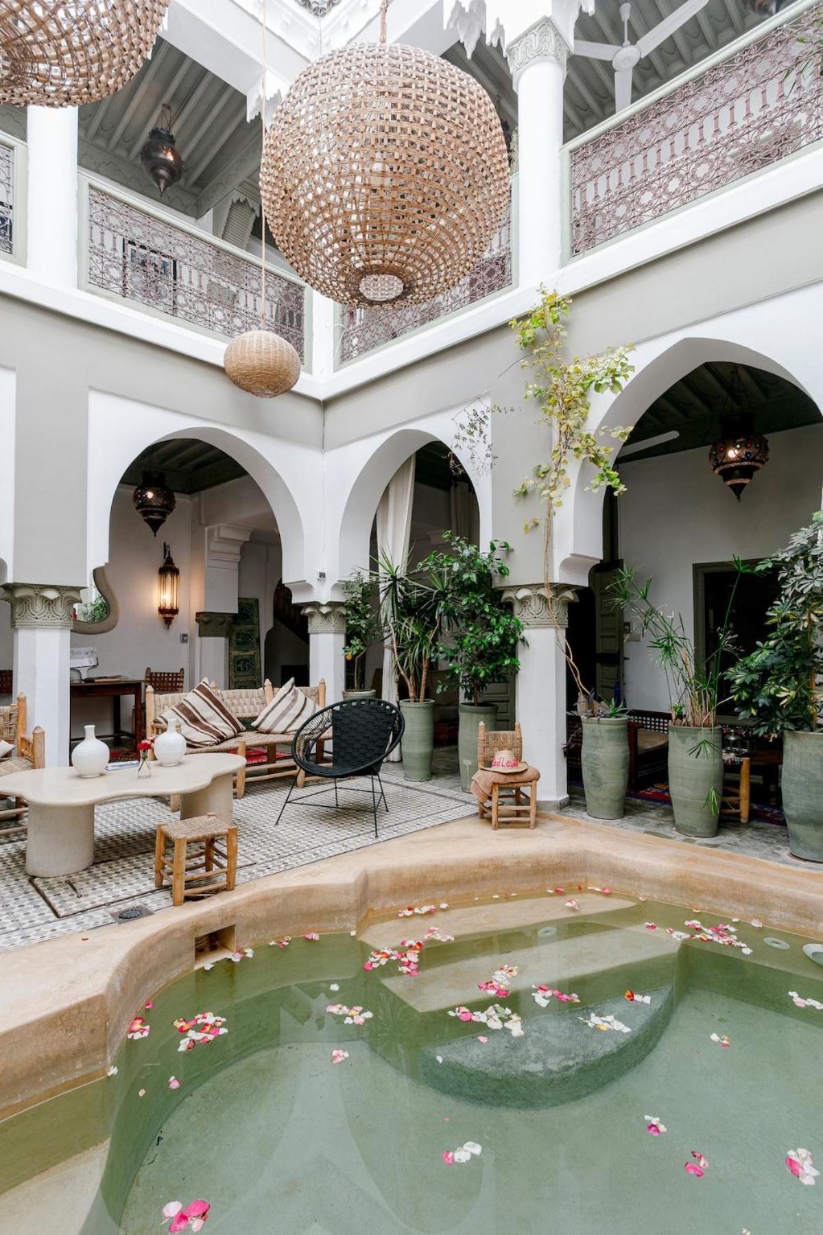 Hébergement de vacances Lou, 5 Bedrooms, Private 12 P, Pool, Hammam Marrakesh