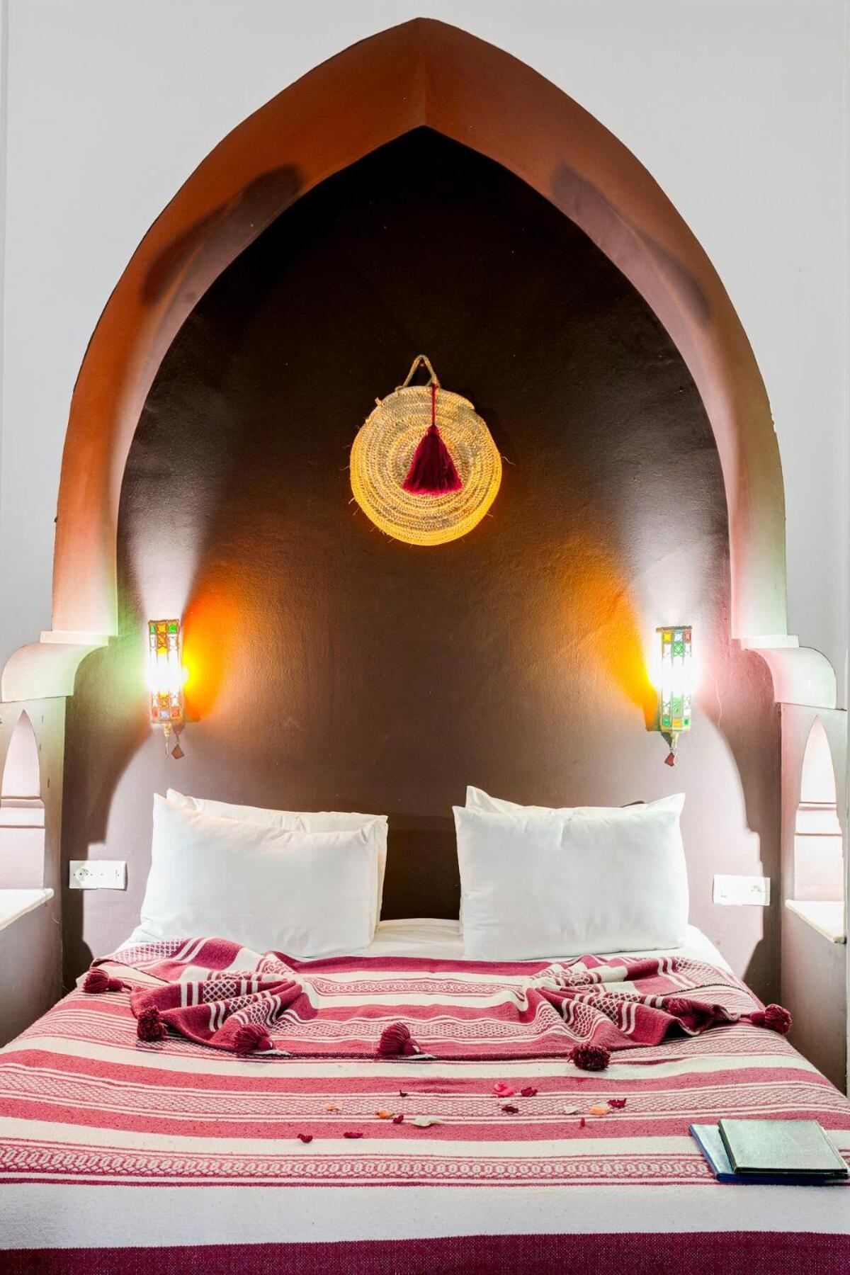 Lou, 5 Bedrooms, Private 12 P, Pool, Hammam * Marrakesh