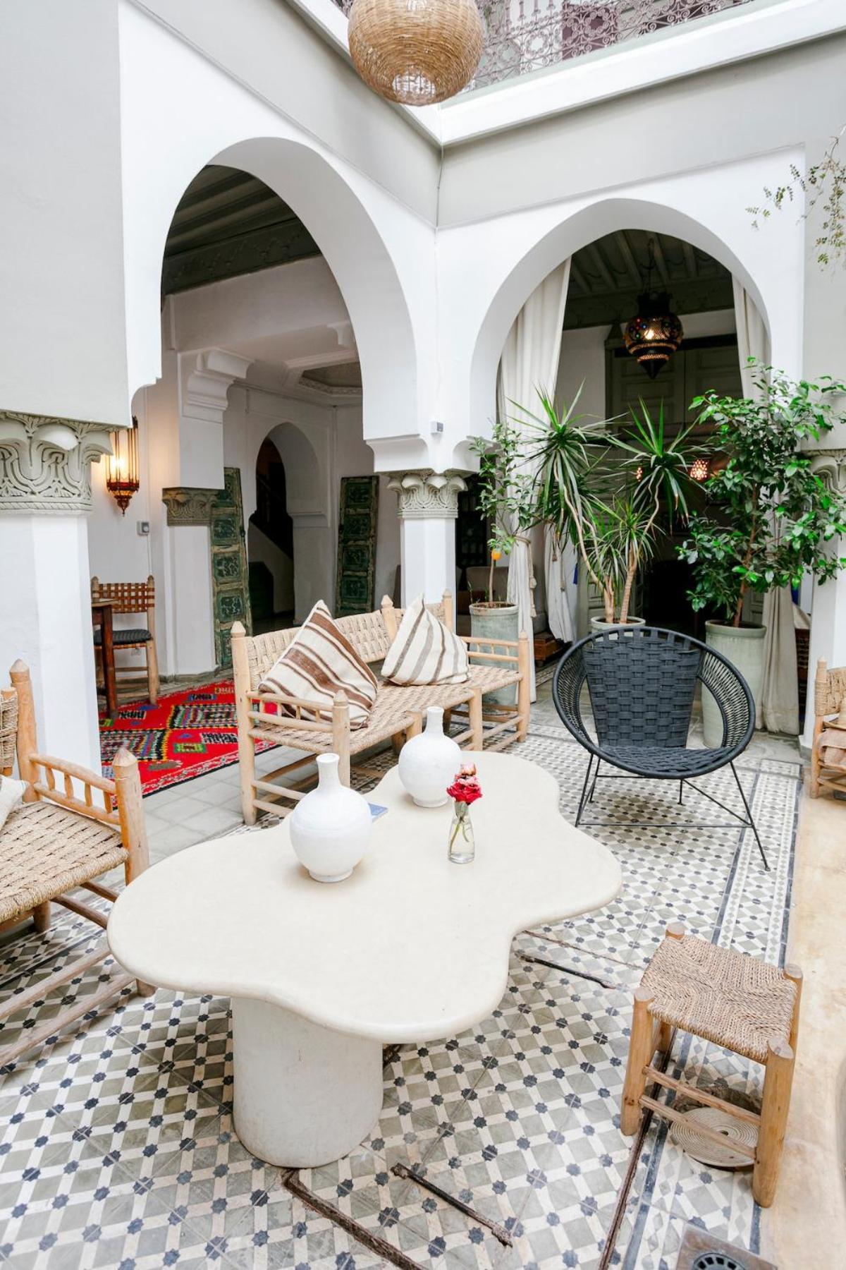Lou, 5 Bedrooms, Private 12 P, Pool, Hammam *