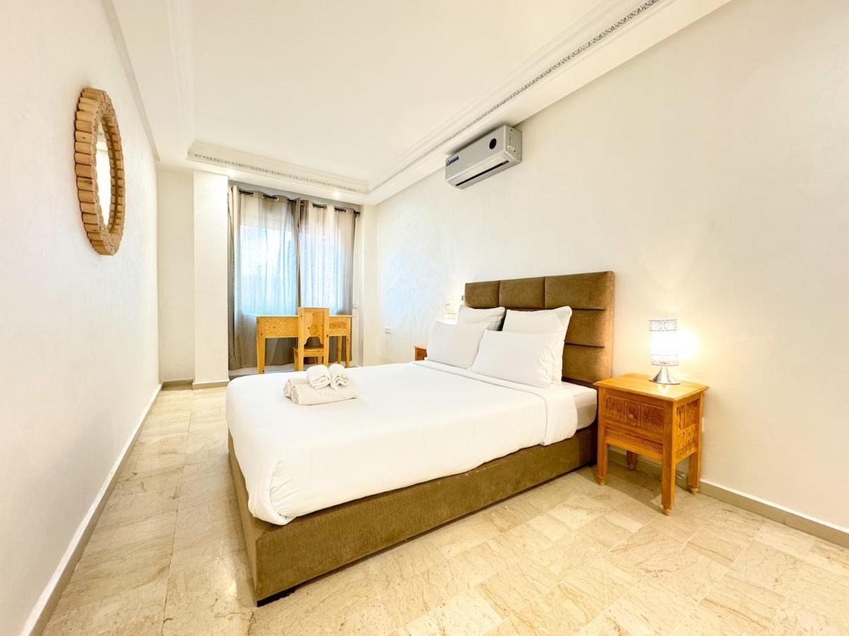 Elegant 2-bedroom Duplex Downtown Private Terrace Appartement *
