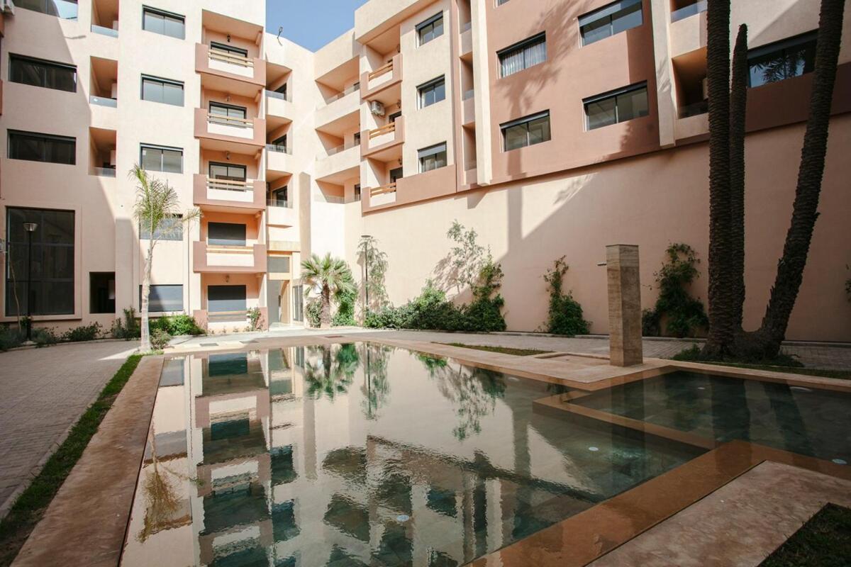 Signature Private Pool *