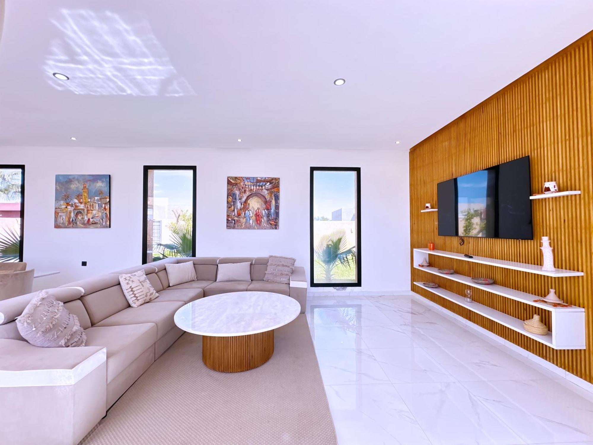 Elyssa! Modern Comfort & Pool & Hammam
