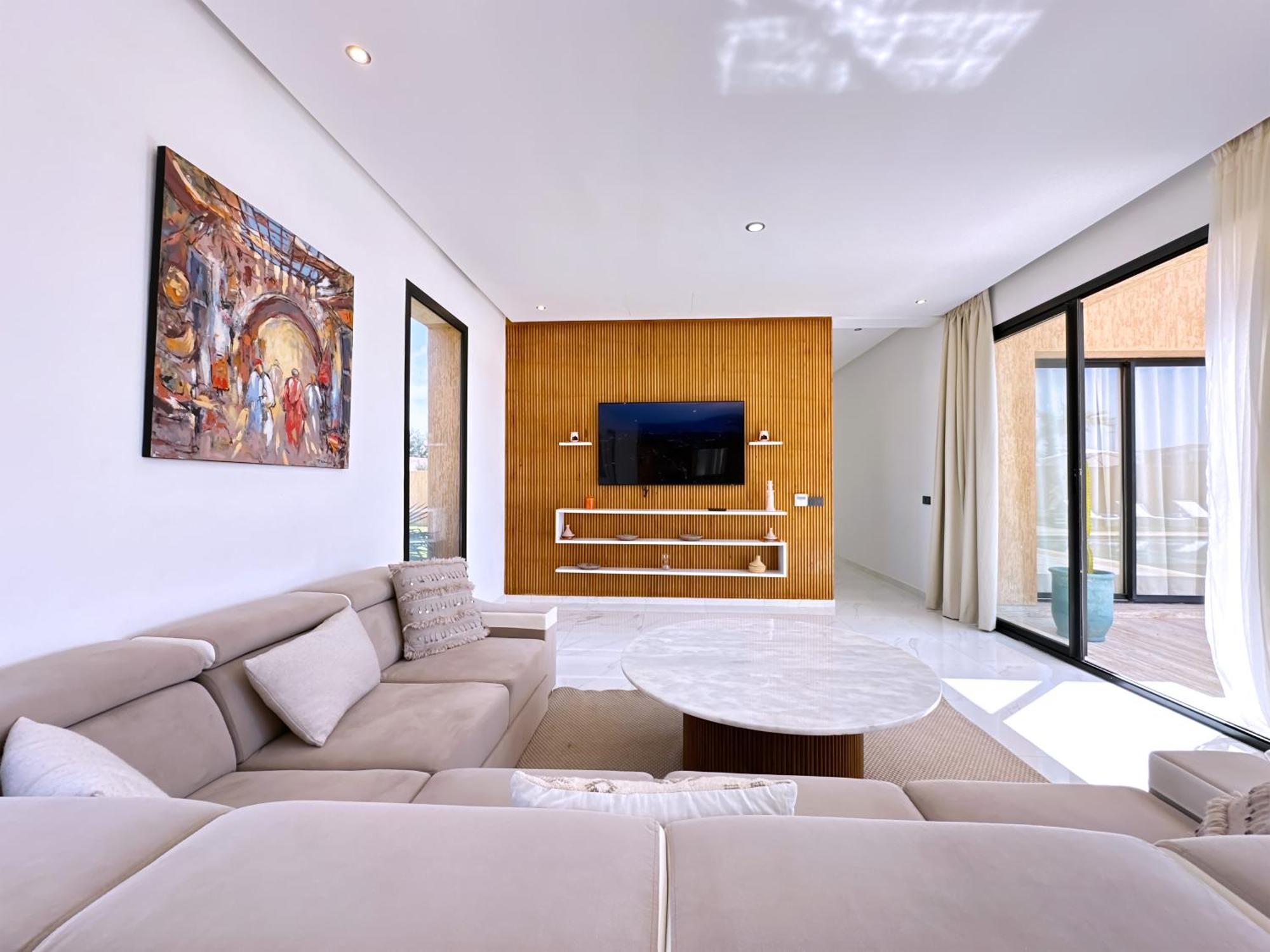 Elyssa! Modern Comfort & Pool & Hammam *