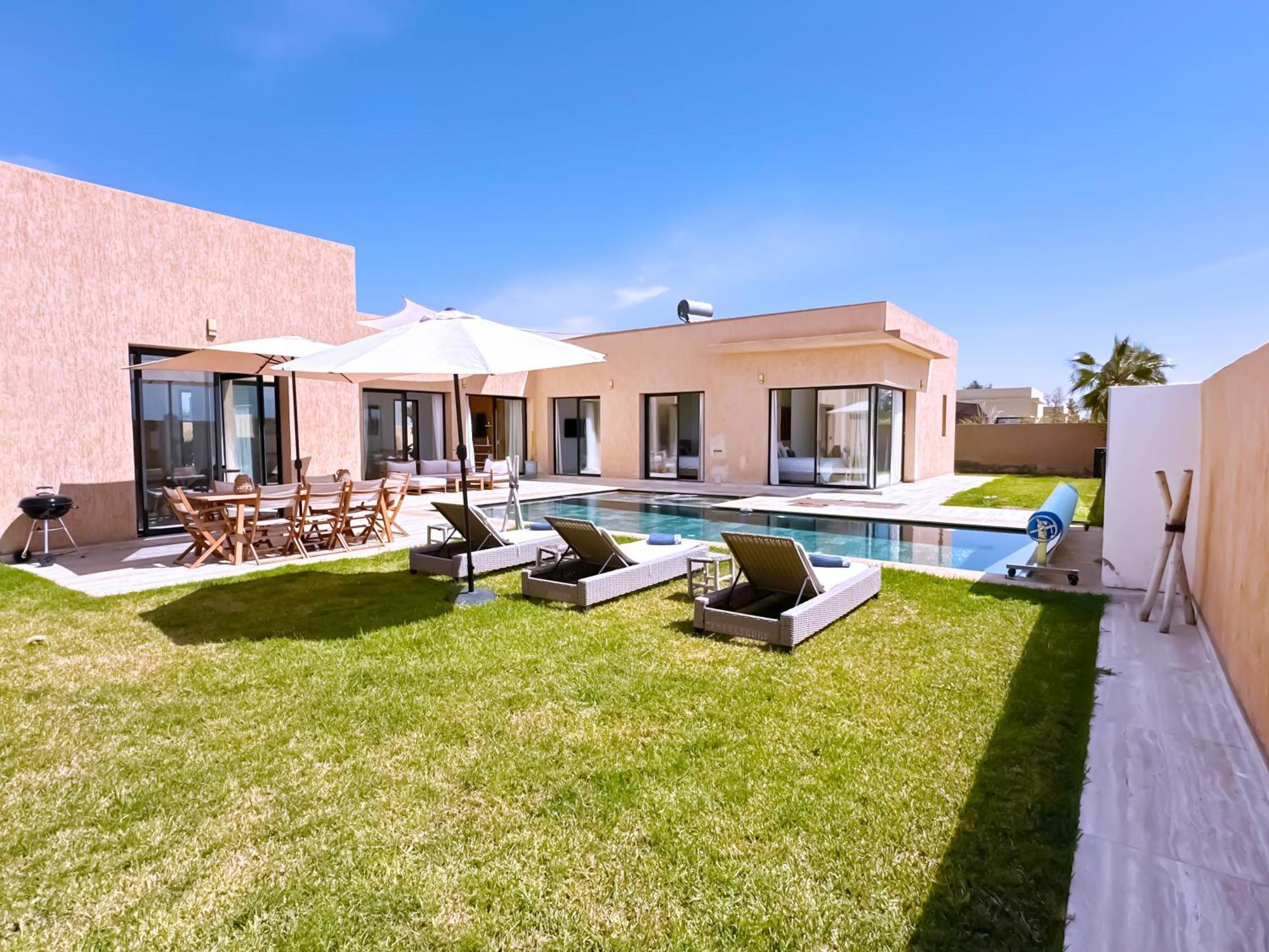 Elyssa! Modern Comfort & Pool & Hammam Villa *