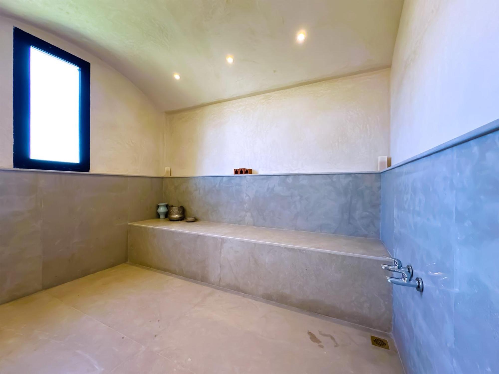 Elyssa! Modern Comfort & Pool & Hammam