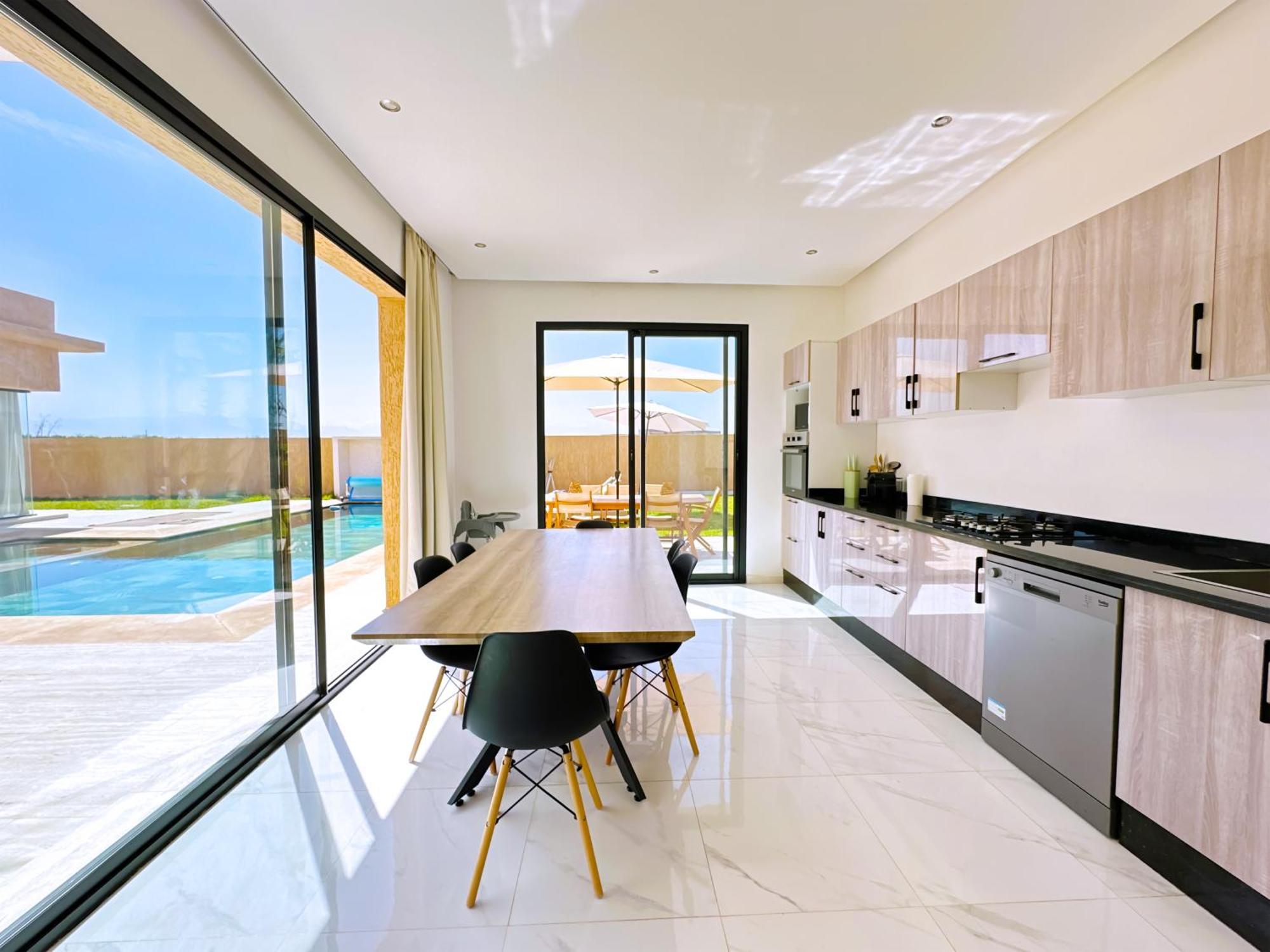 Villa Elyssa! Modern Comfort & Pool & Hammam Marrakesh