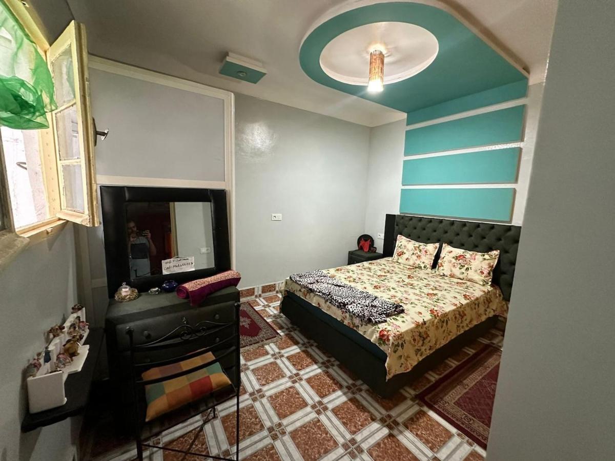 Une Chambre *