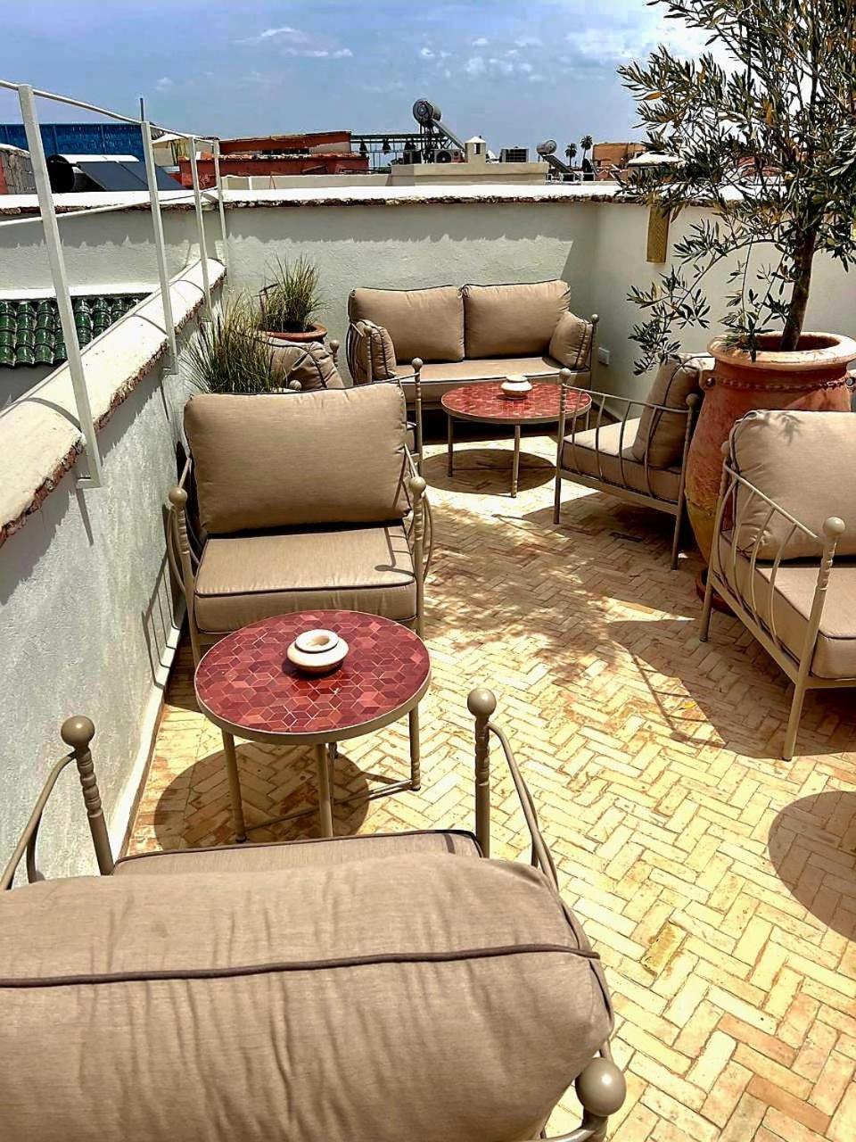 Le Singe Rose Couette-café