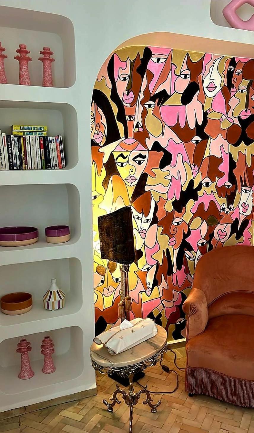 Le Singe Rose Couette-café *