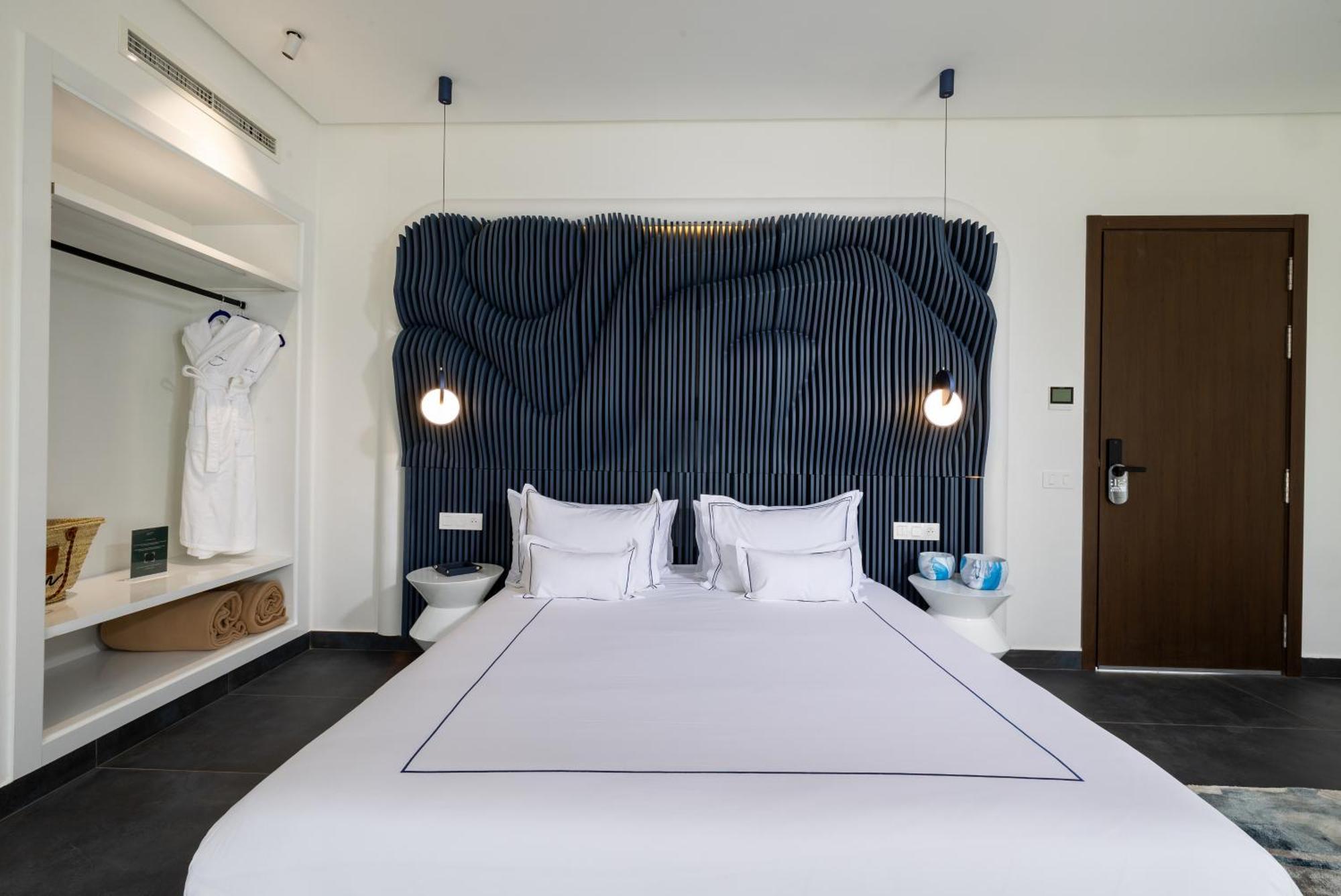 Yin & Hotel