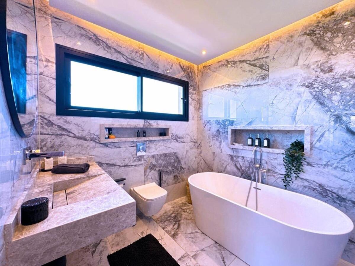 Villa Emna Design Contemporain & Piscine Chauffee