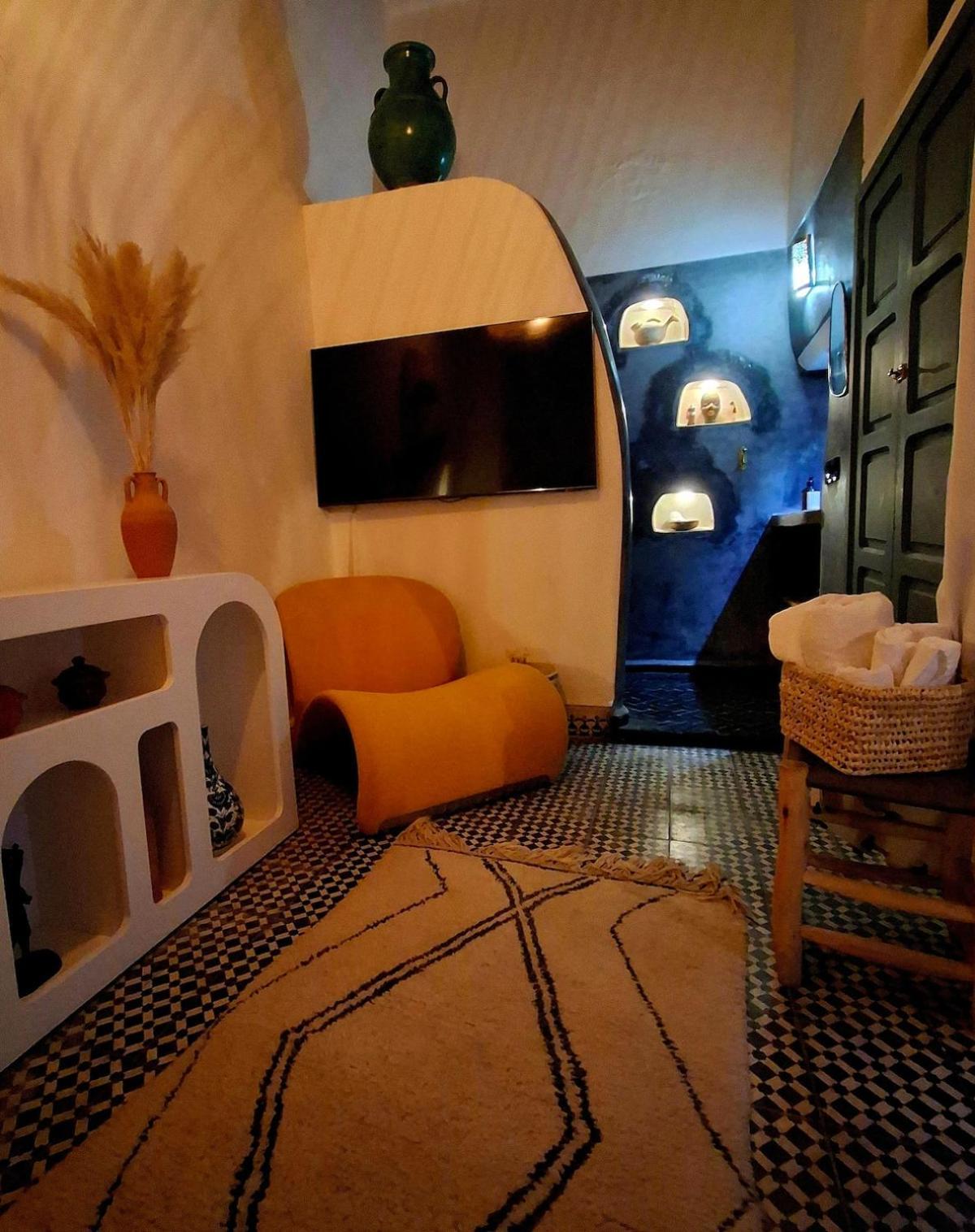Casa vacanze Dar El Hachmia - Private Riad, Air Cond, Heated Pool And Hammam