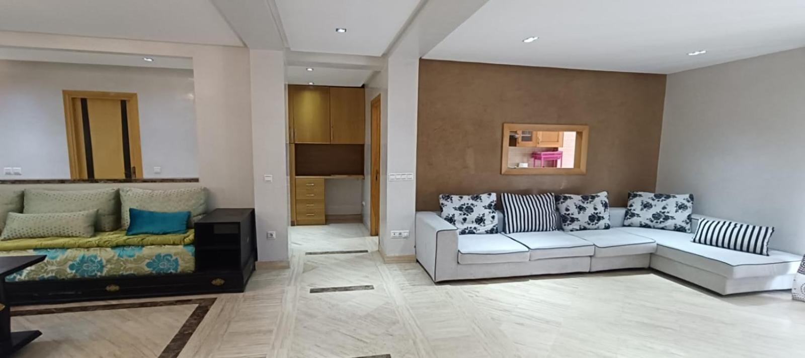 Rez-de-chaussee Avec Piscine Holiday home